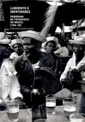 Labirinto e identidades : panorama da fotografia no Brasil 1946-1998